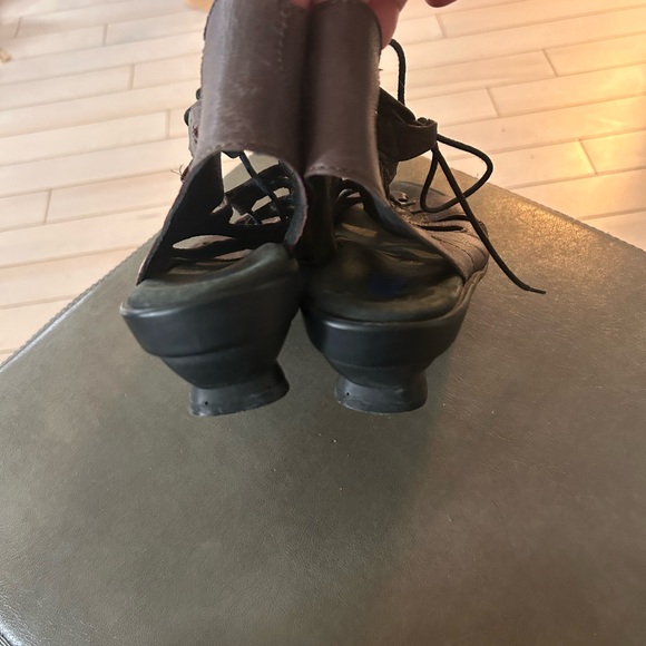 Brown leather Wolky Gladiator sandals. EUC. Size 38 - Picture 5 of 6